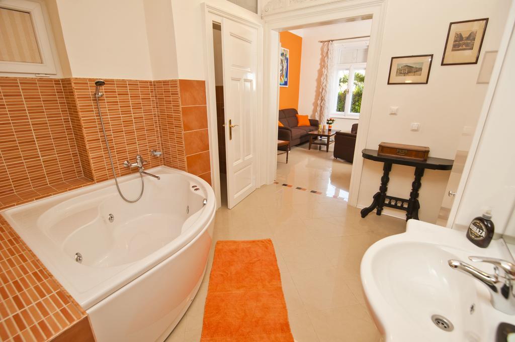 Apartman Isadora Opatija Exteriör bild